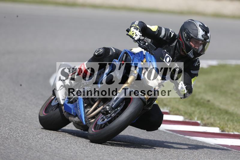 /Archiv-2025/49 26.08.2025 Cornu Master School ADR/blau-bleu/0-4